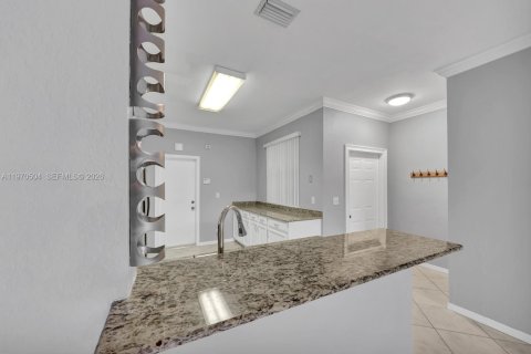 Touwnhouse à louer à Weston, Floride: 2 chambres, 107.3 m2 № 2032215 - photo 11