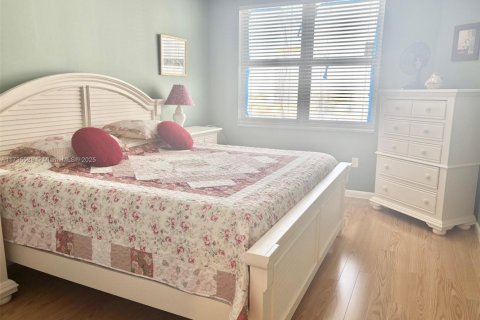 Condo in Hallandale Beach, Florida, 1 bedroom № 2038114 - photo 19