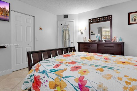 Copropriété à vendre à Pembroke Pines, Floride: 2 chambres, 142.42 m2 № 2075546 - photo 27