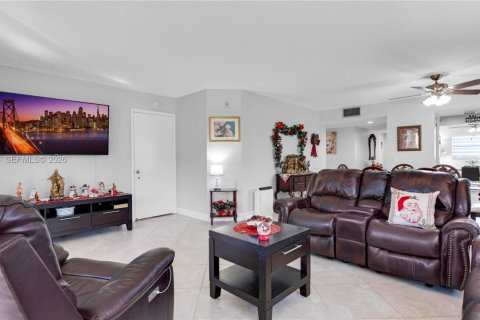 Copropriété à vendre à Pembroke Pines, Floride: 2 chambres, 142.42 m2 № 2075546 - photo 6