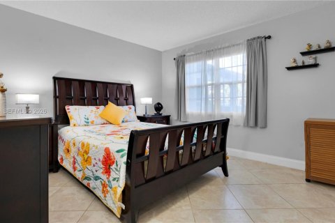 Copropriété à vendre à Pembroke Pines, Floride: 2 chambres, 142.42 m2 № 2075546 - photo 25
