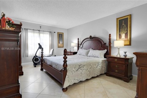Copropriété à vendre à Pembroke Pines, Floride: 2 chambres, 142.42 m2 № 2075546 - photo 17