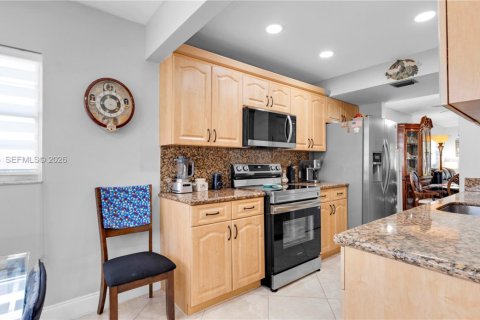 Copropriété à vendre à Pembroke Pines, Floride: 2 chambres, 142.42 m2 № 2075546 - photo 9