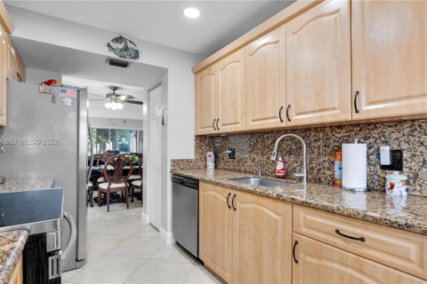 Copropriété à vendre à Pembroke Pines, Floride: 2 chambres, 142.42 m2 № 2075546 - photo 12