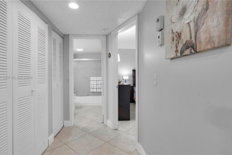 Copropriété à vendre à Pembroke Pines, Floride: 2 chambres, 142.42 m2 № 2075546 - photo 22