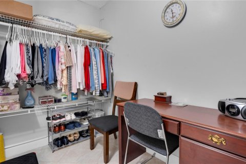 Copropriété à vendre à Pembroke Pines, Floride: 2 chambres, 142.42 m2 № 2075546 - photo 29