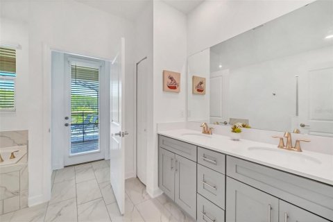 Купить виллу или дом в Киссимми, Флорида 6 комнат, 398.46м2, № 1842046 - фото 25