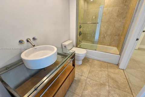 Снять в аренду кондоминиум в Майами-Бич, Флорида 1 спальня, 93.92м2, № 1972803 - фото 9