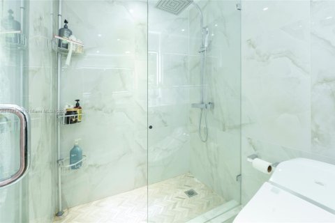 Copropriété à vendre à Miami Beach, Floride: 1 chambre, 84.54 m2 № 1978049 - photo 13