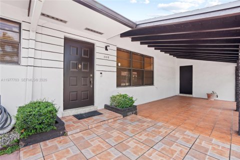 Villa ou maison à vendre à Hialeah, Floride: 3 chambres, 128.21 m2 № 2044687 - photo 2