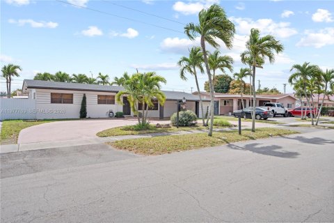 Villa ou maison à vendre à Hialeah, Floride: 3 chambres, 128.21 m2 № 2044687 - photo 4
