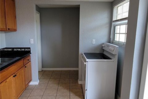 Villa ou maison à louer à Lake Park, Floride: 2 chambres, 326.55 m2 № 1993099 - photo 7