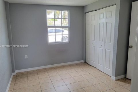 Villa ou maison à louer à Lake Park, Floride: 2 chambres, 326.55 m2 № 1993099 - photo 5