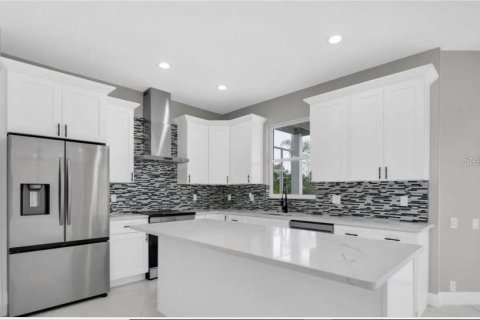 House in Tampa, Florida 4 bedrooms, 270.62 sq.m. № 1746498 - photo 10