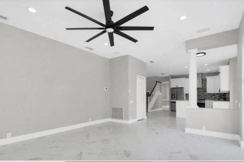 House in Tampa, Florida 4 bedrooms, 270.62 sq.m. № 1746498 - photo 14