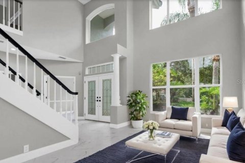House in Tampa, Florida 4 bedrooms, 270.62 sq.m. № 1746498 - photo 3