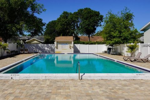 Condo in Saint Petersburg, Florida, 3 bedrooms  № 1586256 - photo 8