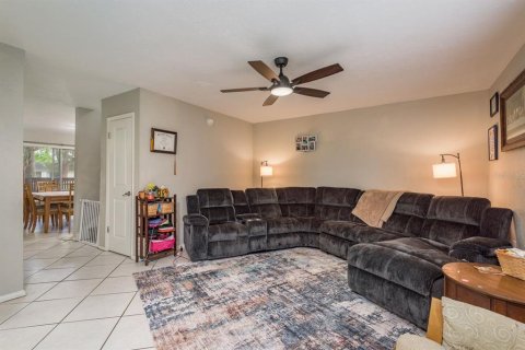 Condo in Saint Petersburg, Florida, 3 bedrooms  № 1586256 - photo 11