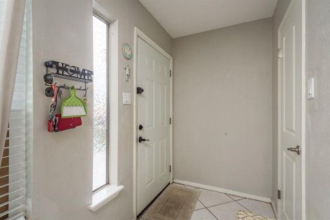 Condo in Saint Petersburg, Florida, 3 bedrooms  № 1586256 - photo 12