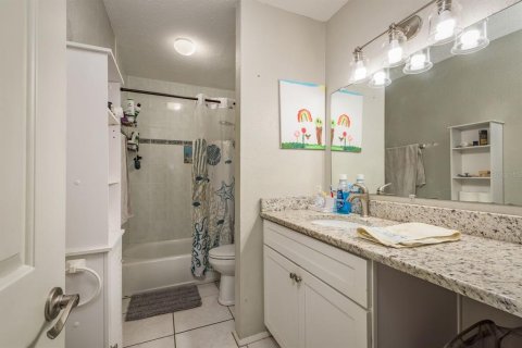 Condo in Saint Petersburg, Florida, 3 bedrooms  № 1586256 - photo 27