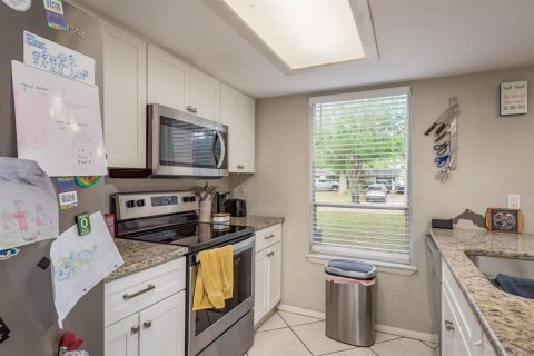 Condo in Saint Petersburg, Florida, 3 bedrooms  № 1586256 - photo 16