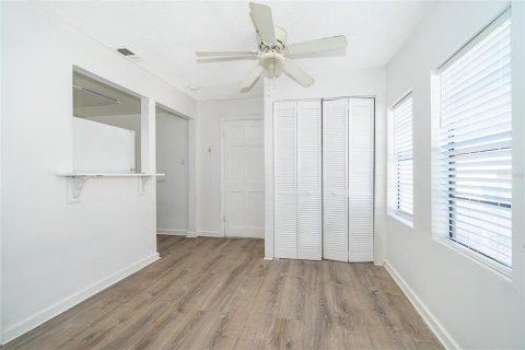 Commercial property in Orlando, Florida 3 bedrooms, 131.55 sq.m. № 2393488 - photo 18