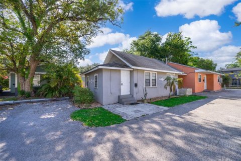 Commercial property in Orlando, Florida 3 bedrooms, 131.55 sq.m. № 2393488 - photo 2