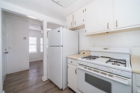 Commercial property in Orlando, Florida 3 bedrooms, 131.55 sq.m. № 2393488 - photo 24