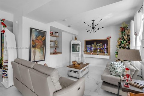 Villa ou maison à louer à Pembroke Pines, Floride: 4 chambres, 225.38 m2 № 1970819 - photo 18