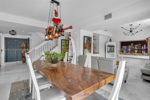 Villa ou maison à louer à Pembroke Pines, Floride: 4 chambres, 225.38 m2 № 1970819 - photo 17