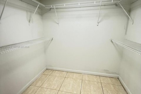 Copropriété à louer à North Miami, Floride: 2 chambres, 99.41 m2 № 2041702 - photo 17