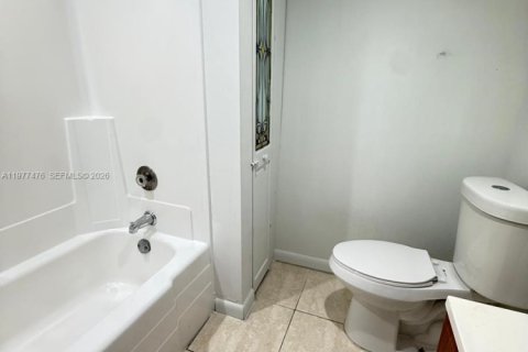Copropriété à louer à North Miami, Floride: 2 chambres, 99.41 m2 № 2041702 - photo 22