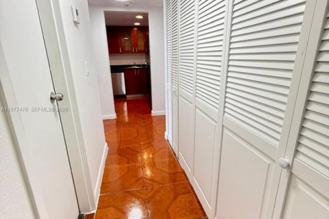 Copropriété à louer à North Miami, Floride: 2 chambres, 99.41 m2 № 2041702 - photo 25