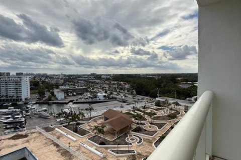 Copropriété à louer à North Miami, Floride: 2 chambres, 99.41 m2 № 2041702 - photo 29