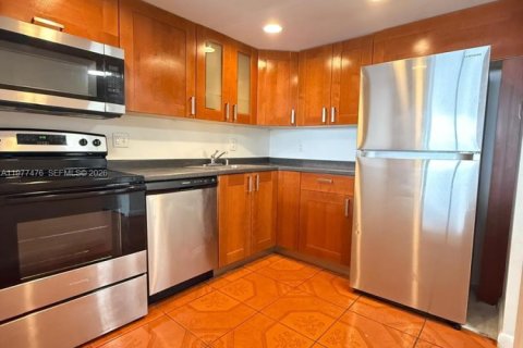 Copropriété à louer à North Miami, Floride: 2 chambres, 99.41 m2 № 2041702 - photo 8