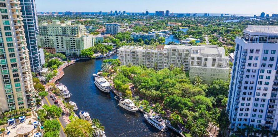 Condominio en Fort Lauderdale, Florida, 1 dormitorio  № 1888415