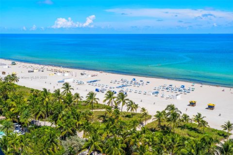 Copropriété à vendre à Miami Beach, Floride: 2 chambres, 142.14 m2 № 1946511 - photo 11