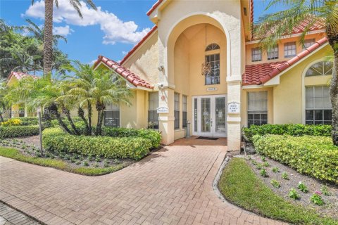 Copropriété à vendre à Pompano Beach, Floride: 1 chambre, 75.53 m2 № 2013308 - photo 21