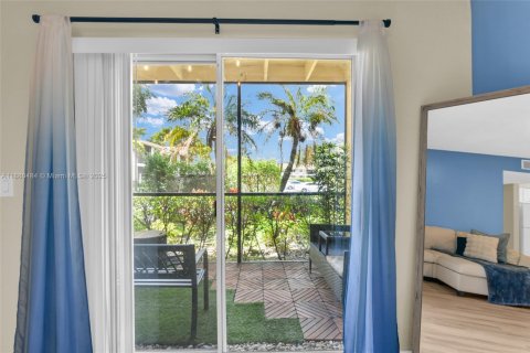 Copropriété à vendre à Pompano Beach, Floride: 1 chambre, 75.53 m2 № 2013308 - photo 6