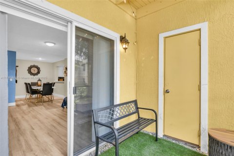 Copropriété à vendre à Pompano Beach, Floride: 1 chambre, 75.53 m2 № 2013308 - photo 5