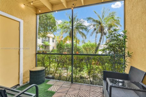 Copropriété à vendre à Pompano Beach, Floride: 1 chambre, 75.53 m2 № 2013308 - photo 4