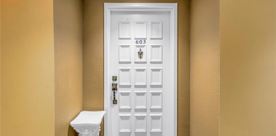 Condo in Saint Petersburg, Florida, 2 bedrooms № 1533831
