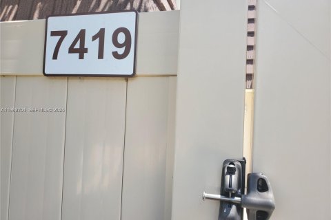 Condominio en West Palm Beach, Florida, 2 dormitorios № 2077707