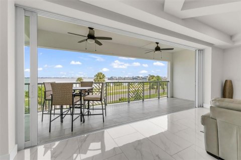 Condo in Punta Gorda, Florida, 2 bedrooms  № 2396377 - photo 5