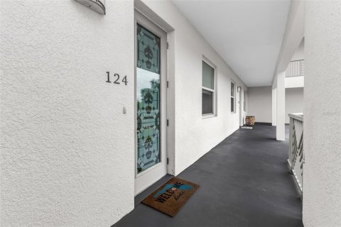 Condo in Punta Gorda, Florida, 2 bedrooms  № 2396377 - photo 10