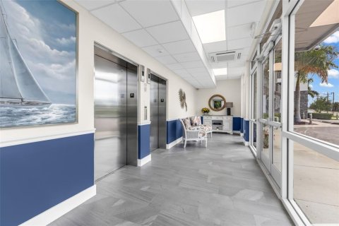 Condo in Punta Gorda, Florida, 2 bedrooms  № 2396377 - photo 8