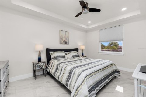 Condo in Punta Gorda, Florida, 2 bedrooms  № 2396377 - photo 12