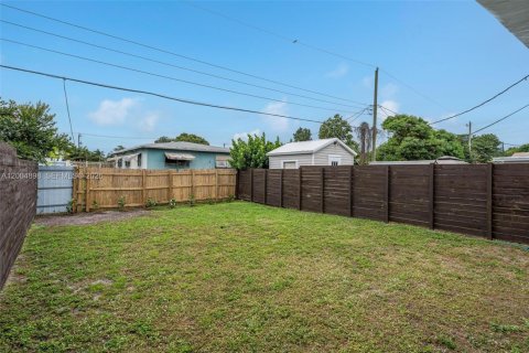 House in Oakland Park, Florida 3 bedrooms, 100.98 sq.m. № 2068980 - photo 16