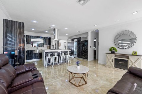 Купить виллу или дом в Майами, Флорида 6 спален, 171.4м2, № 1960730 - фото 9