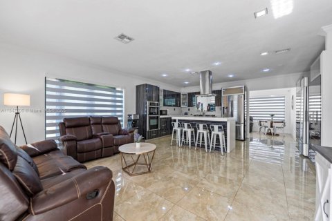 Купить виллу или дом в Майами, Флорида 6 спален, 171.4м2, № 1960730 - фото 10